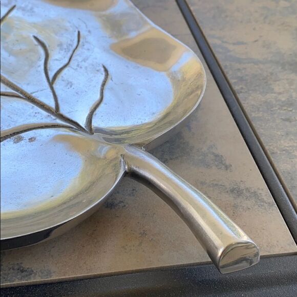 Dimond Silver Tray Leaf Home Decor - Picture 5 of 5